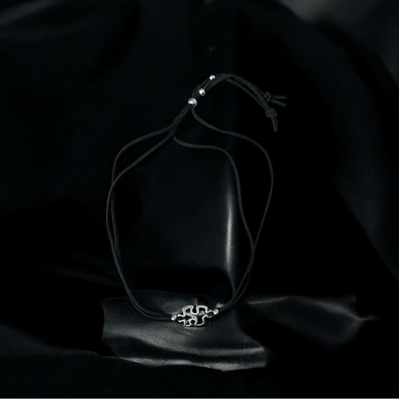 🧩 Source Unknown Black and Silver-tone Puzzle Piece Bracelet - Picture 1 of 2